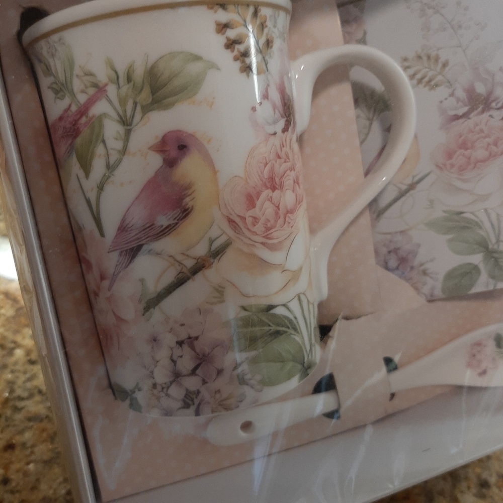 NIB MUG, COASTER AND SPOON SET. - Picture 3 of 7